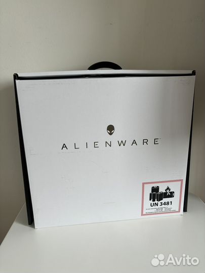 Игровой ноутбук alienware P87F M15 R4