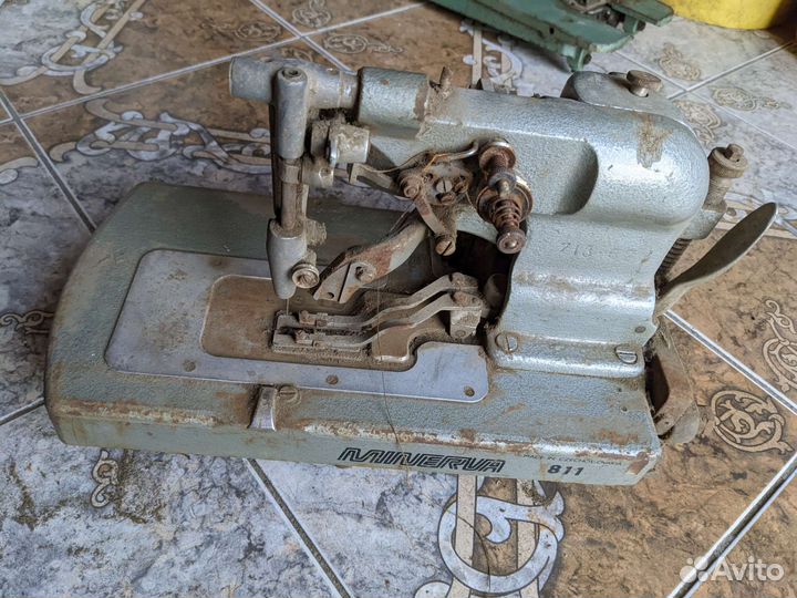 Петельная машинка Minerva 811