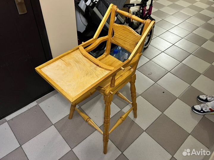 Детский стульчик для кормления