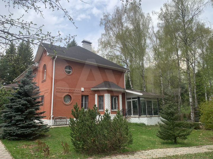 Дом 400 м² на участке 50 сот.