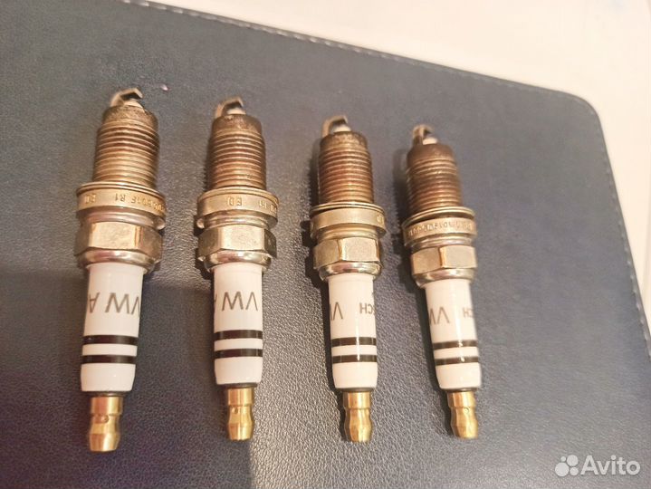 Свечи зажигания на фольцваген VAG 101905601F