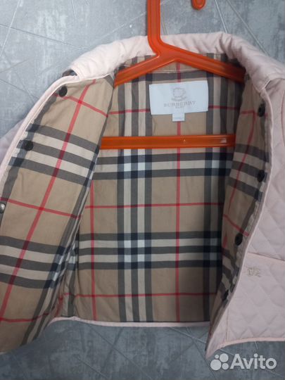 Оригинал.Стеганная куртка Burberry 80р (12 мес)