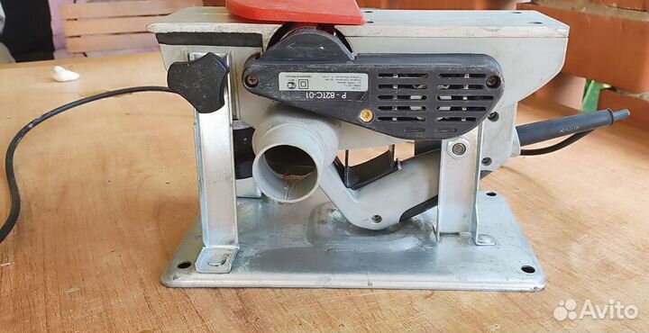 Рубанок электрический Интерскол