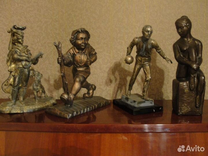 Фигурки, скульптуры