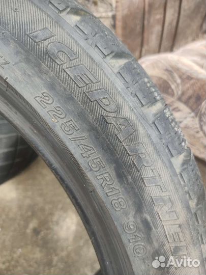 Bridgestone Ice Partner 225/45 R18