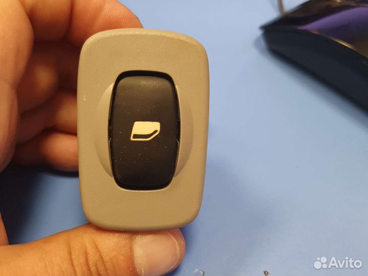 Citroen C5 кнопка задняя стеклоподьемника