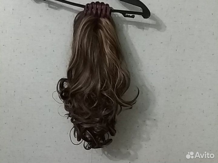 Волосы на заколках