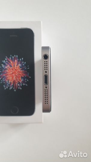 iPhone SE, 32 ГБ