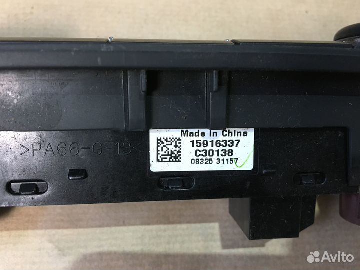 Блок кнопок Chevrolet Tahoe 06-14