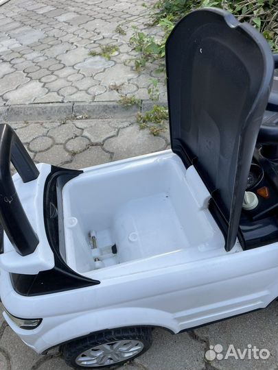 Rivertoys Детский толокар Lang Rover / цвет белый