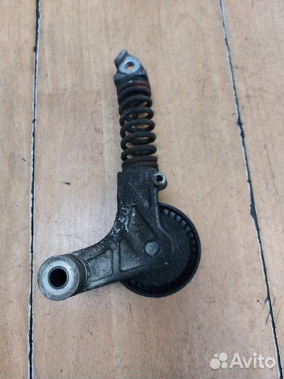 Натяжной ролик приводного ремня Opel Corsa C