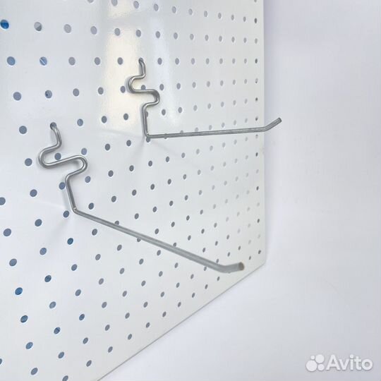 Крючок для перфорированной панели одинарный L200