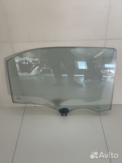 Стекло двери заднее Mercedes W220 Long