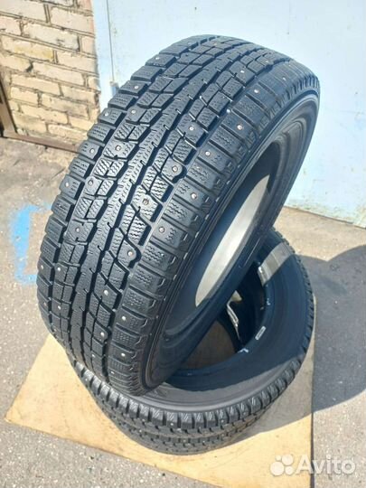 Dunlop SP Winter Ice 01 205/60 R16
