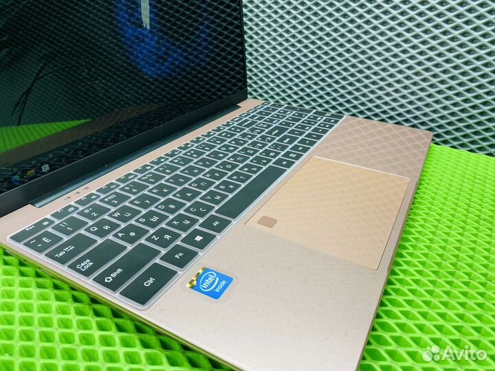 Новый ноутбук i3/16/256 SSD