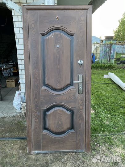 Металлическая дверь бу