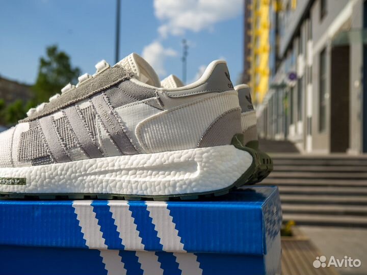 Кроссовки adidas retropy