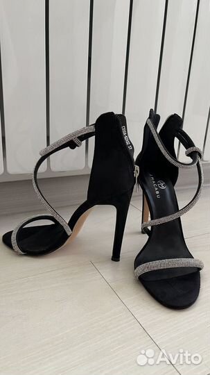 Босоножки женские 37 размер новые