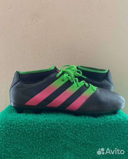 Футбольные бутсы adidas размер 44