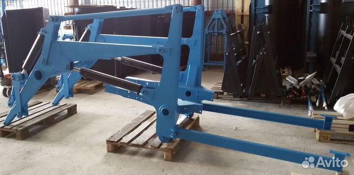 Фронтальный погрузчик пку-0.9