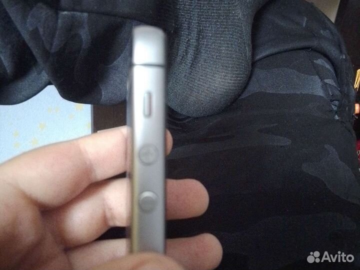 Телефон iPhone 5s