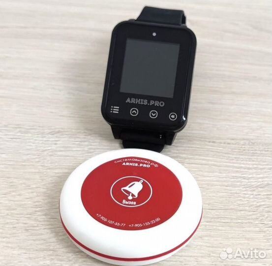 Кнопка вызова персонала и часы в салон красоты