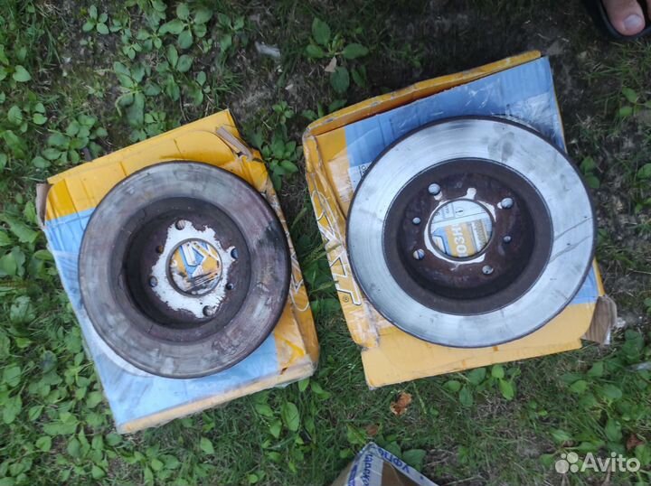 Супорта на Ниссан Санни Fb 15