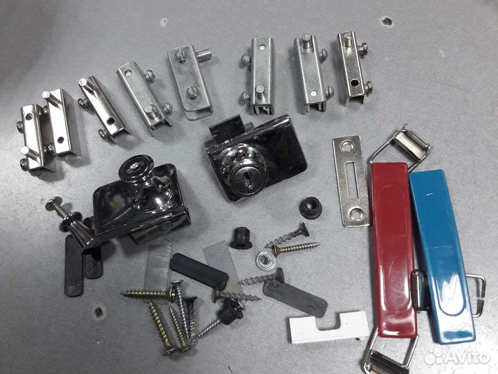 Фурнитура от стеклянных дверей