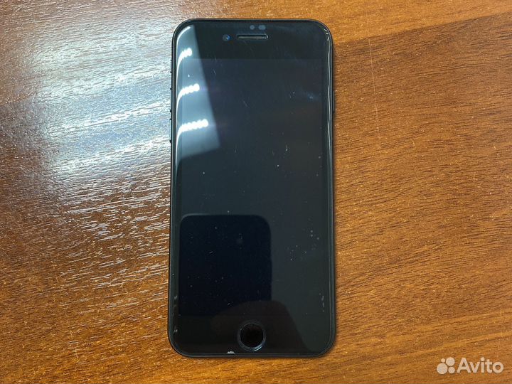 Телефон iPhone 7