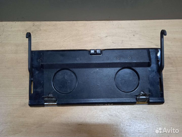 Крышка бардачка mercedes w124 e klass мерседес 124