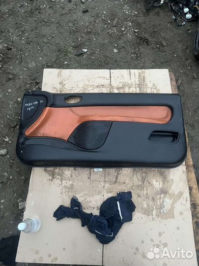 Обшивка двери передняя правая Peugeot 206 cc