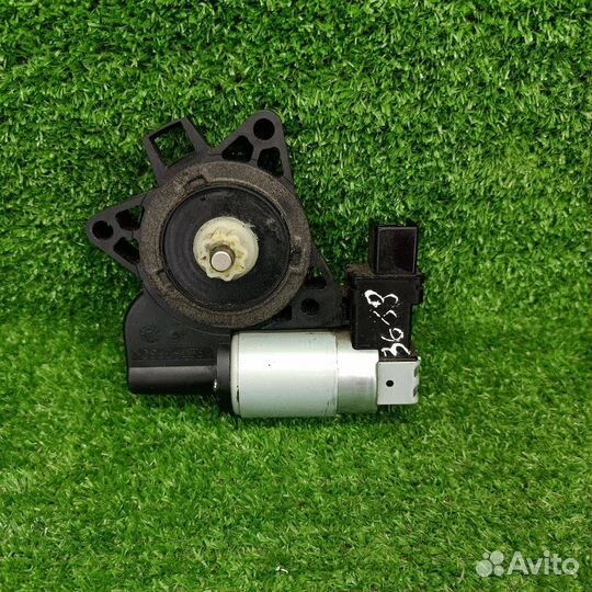 Моторчик стеклоподъемника задний левый Mazda 3 BK