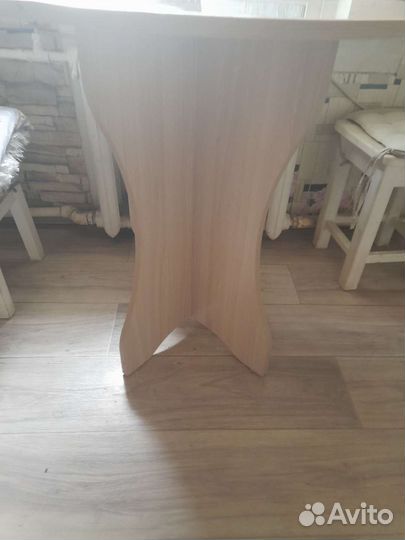 Кухонный стол