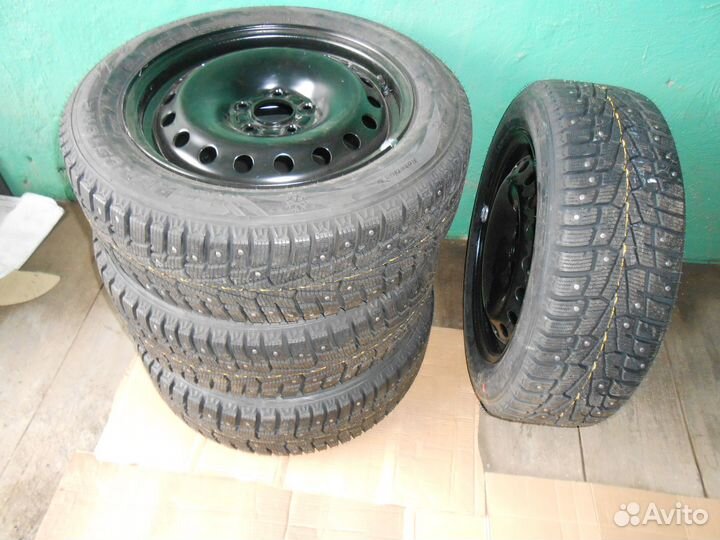 Roadstone Winguard Spike 205/55 R16 и 205/55 R16 200H