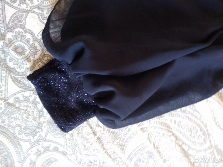 Платье нарядное 44