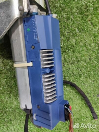 Мотор крышки багажника Audi Q7 (4LB) 2007