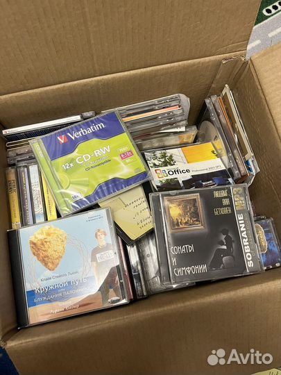 Коробка кассет и cd дисков