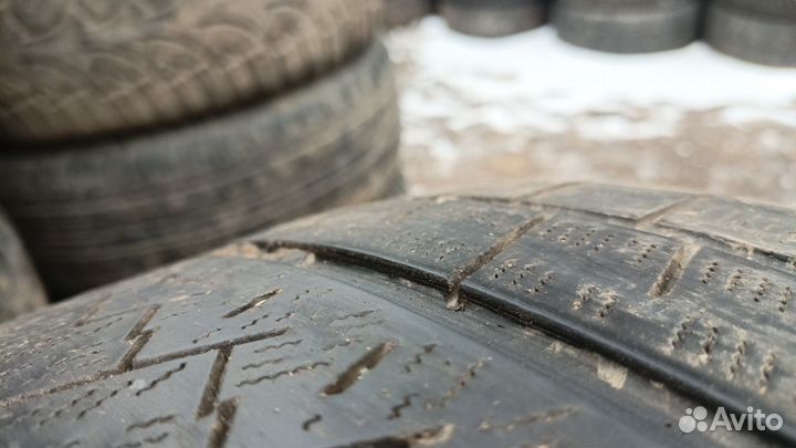 Triangle Snowlink TWT02 235/40 R18