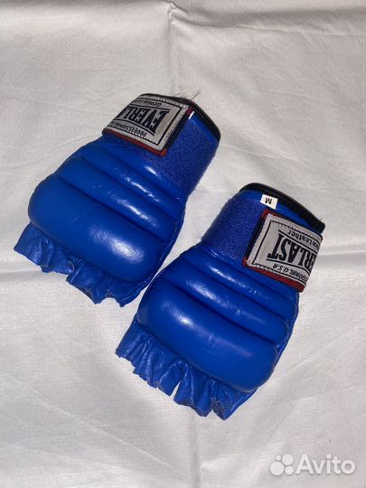 Боксерские перчатки с открытыми пальцами