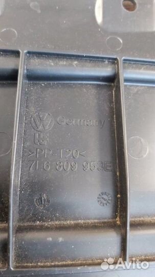 Накладка багажника левая Volkswagen Touareg 1 4.2