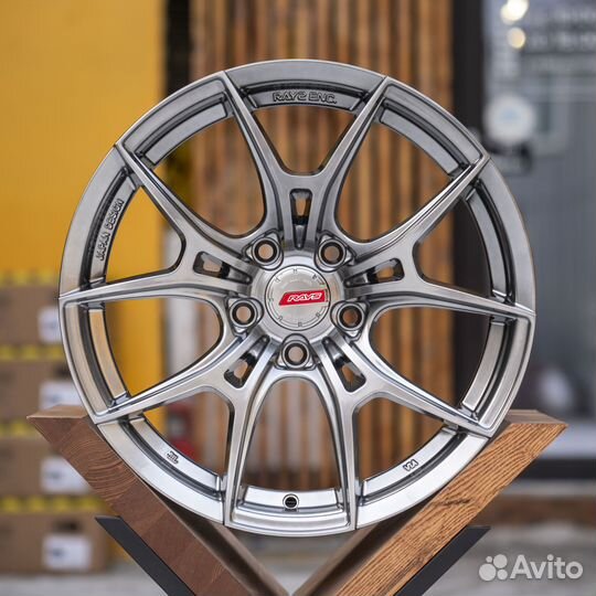 Комплект новых литых дисков ''17 5x114.3 rays