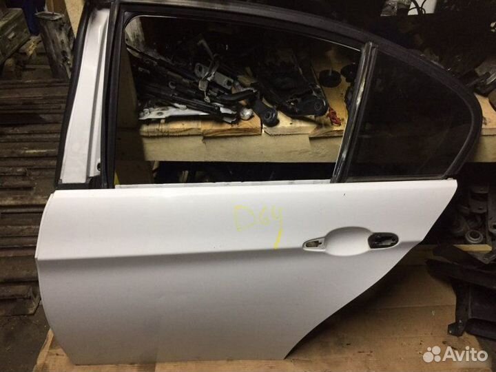 Дверь задняя левая Bmw E90