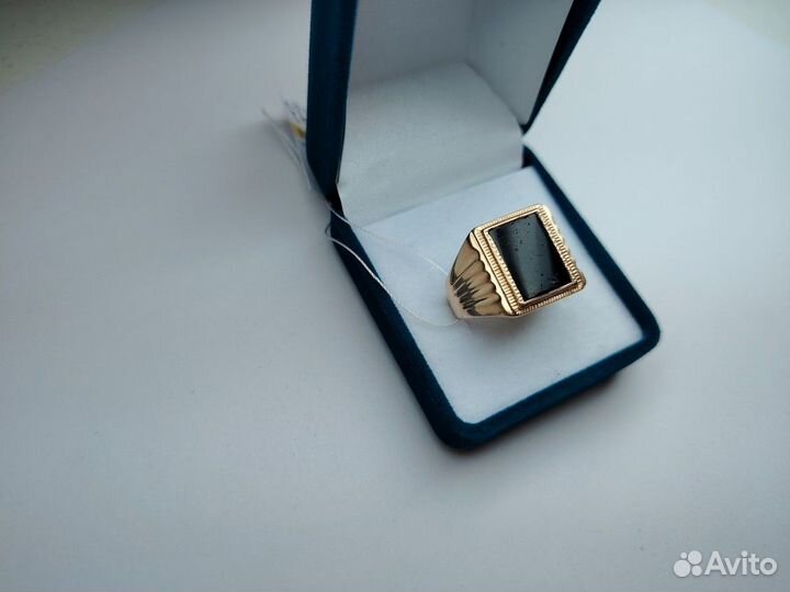 Перстень золотой