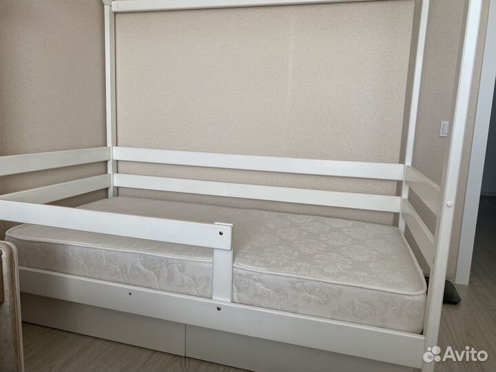 Детская кровать домик