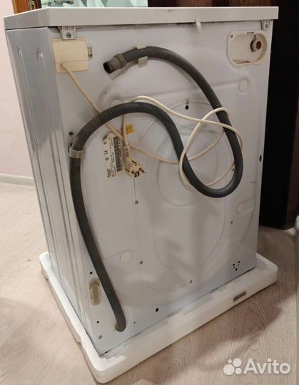 Стиральная машина Hotpoint Ariston aqualtis бу