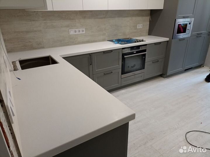 Столешница из искусственного камня в кухню