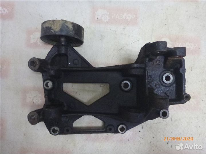 Кронштейн Peugeot 406 8B 2.0 2003