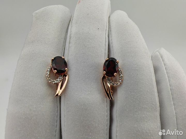 Пара серёг 585 пробы с бриллиантами. Рассрочка