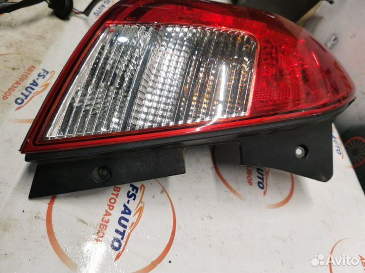 Стоп-сигнал задний левый Opel Antara 2.2 дизель