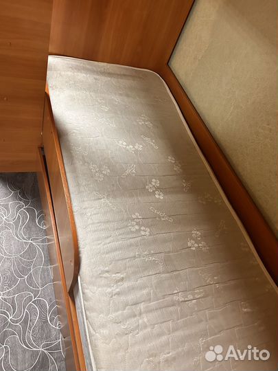 Двухъярусная кровать бу с матрасами